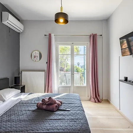 Ilios Place Corfu-near Old Town & Beaches Apartment *